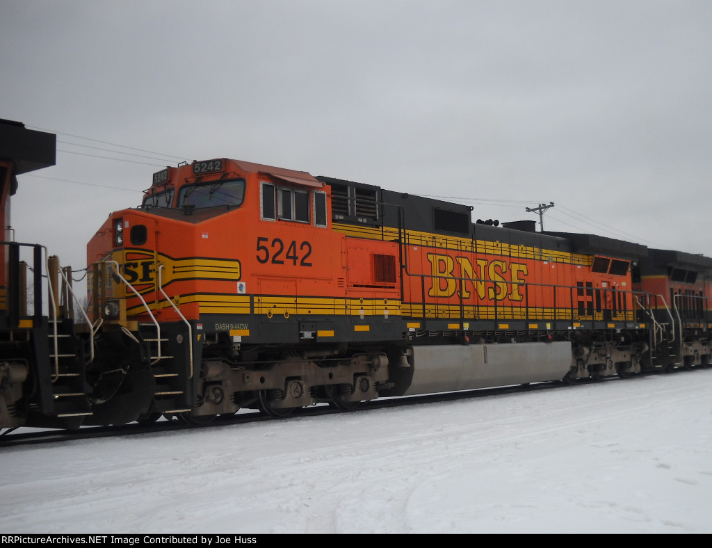 BNSF 5242